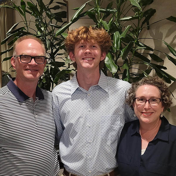 Photo of Holly & Darren Lyons